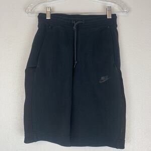 Nike Shorts Womens XS Tech Fleece Mesh‎ Black Athletic Sports 9" Inseam Ladies